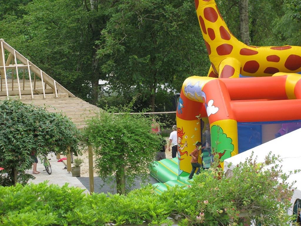 מלון Clécy Camping Des Rochers Des Parcs מראה חיצוני תמונה