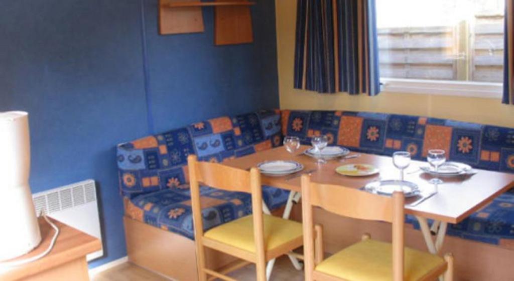 מלון Clécy Camping Des Rochers Des Parcs חדר תמונה