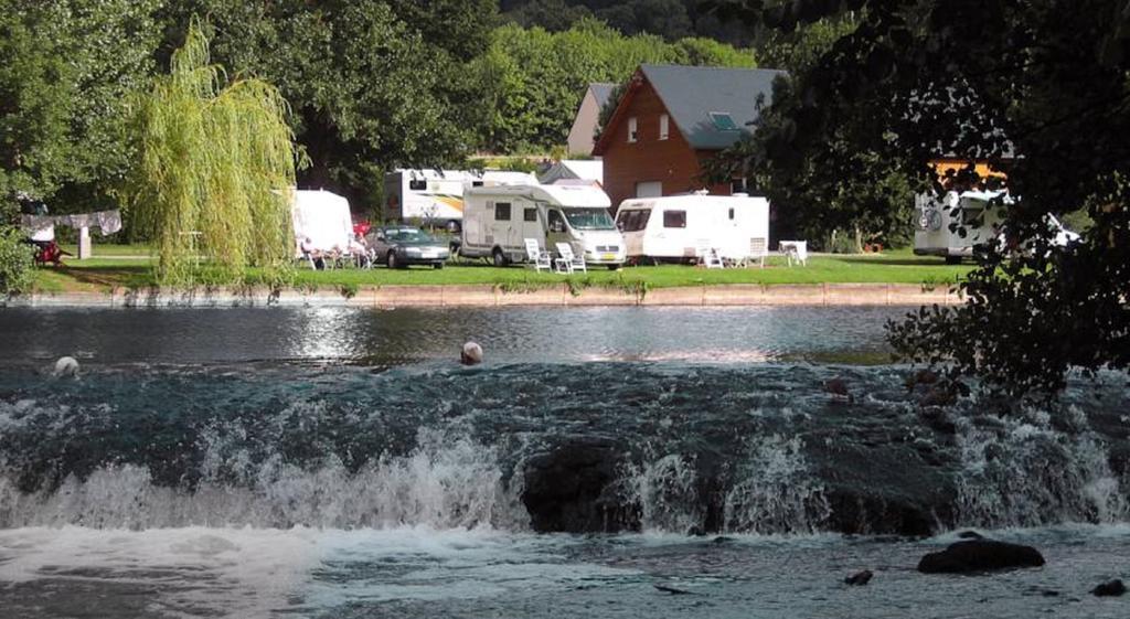 Clécy Camping Des Rochers Des Parcs מראה חיצוני תמונה